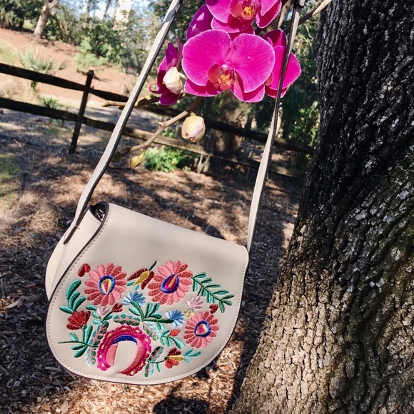 Grey Flower Embroidered Flap Crossbody Bag - Picture 2 of 8